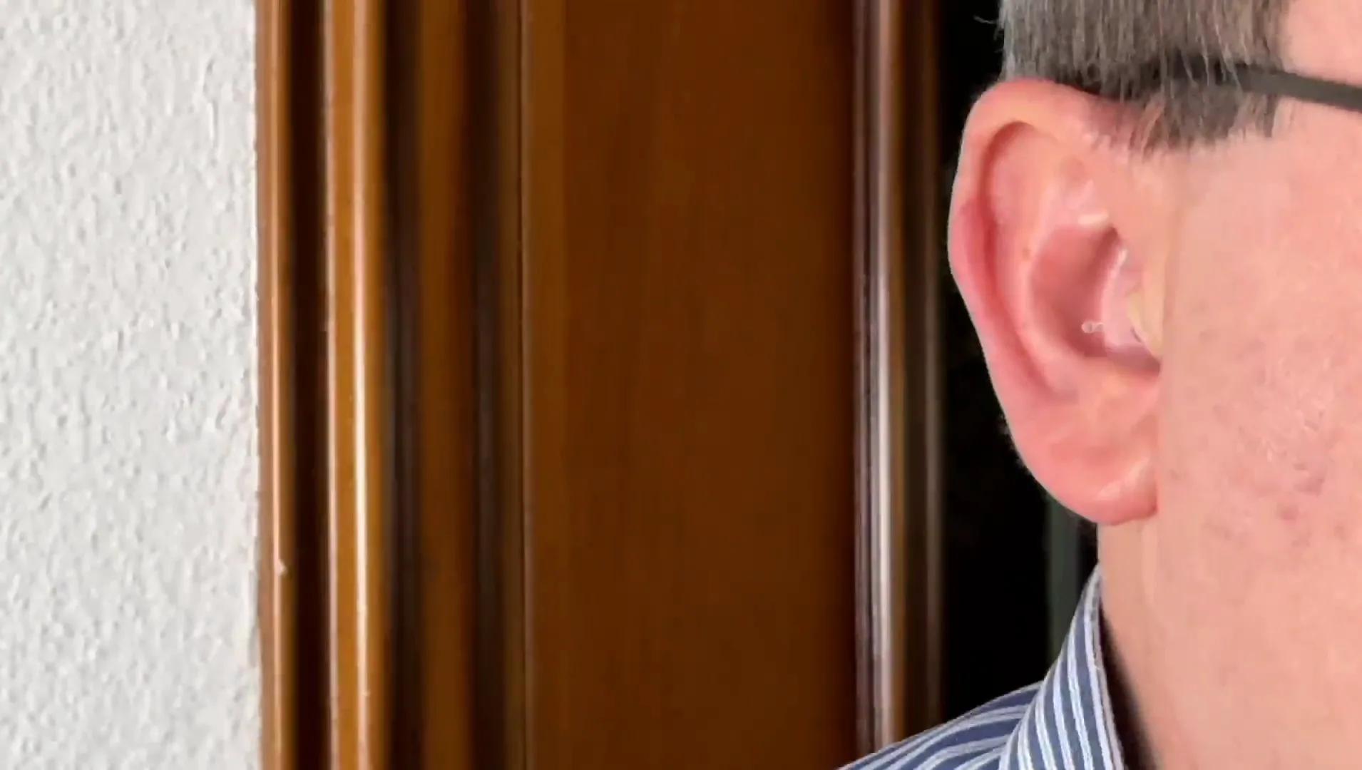 The compact Nebroo PRO 3.0 in-the-ear hearing device